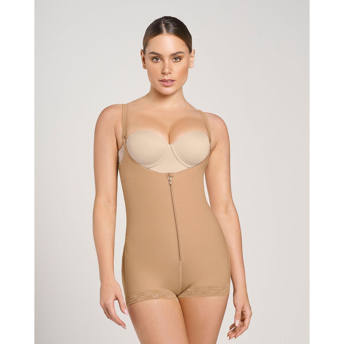 LEONISA - Faja estilo body de control fuerte que realza los glúteos 018678N Café Medio