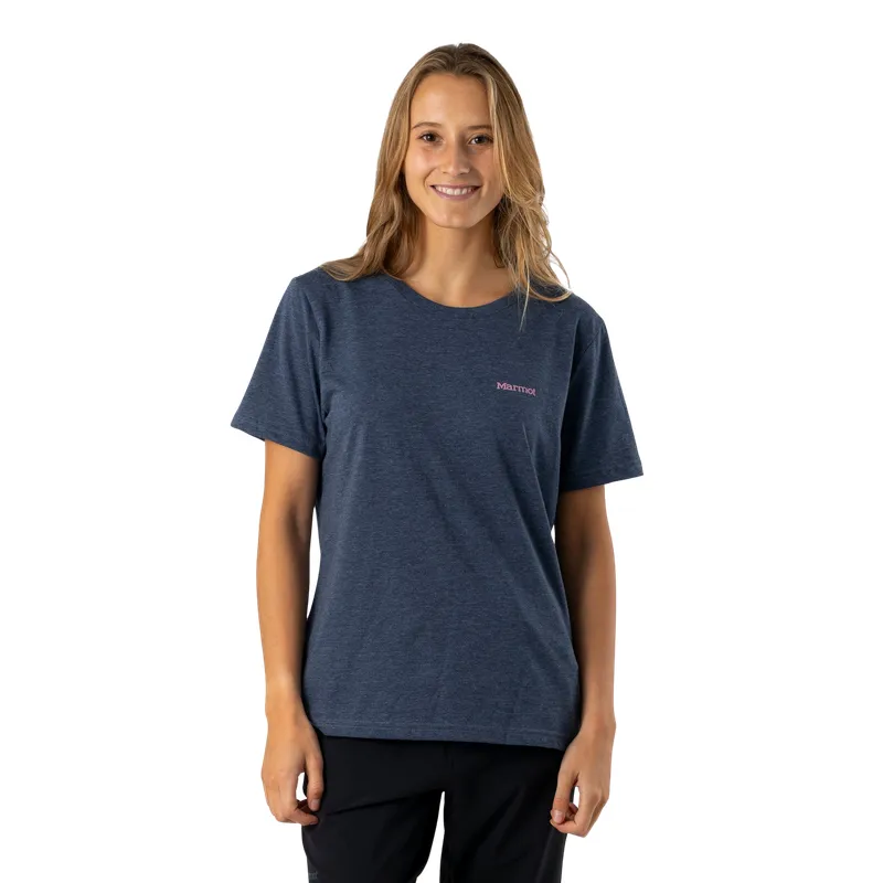 MARMOT - Polera Mujer Marmot Chest Logo Tee Carbón
