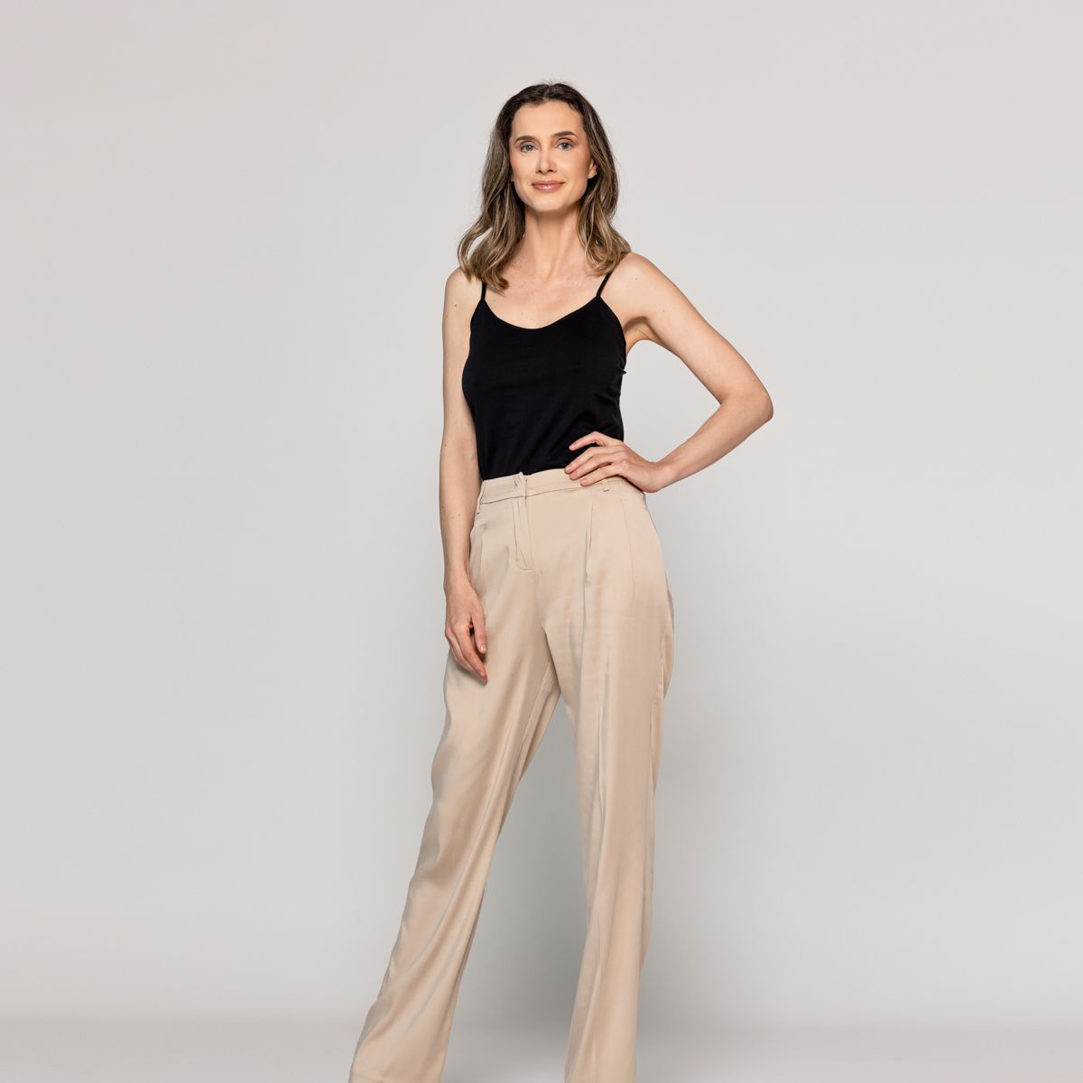LINEATRE - Pantalón Mujer Clarissa Sastrero Semiformal Verde Fango Lineatre