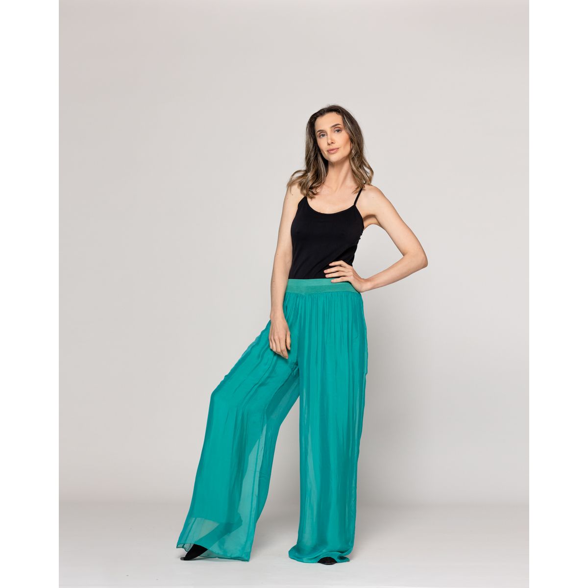 LINEATRE - Pantalón Mujer Perla Palazzo Tipo Satín Verde Esmeralda Lineatre