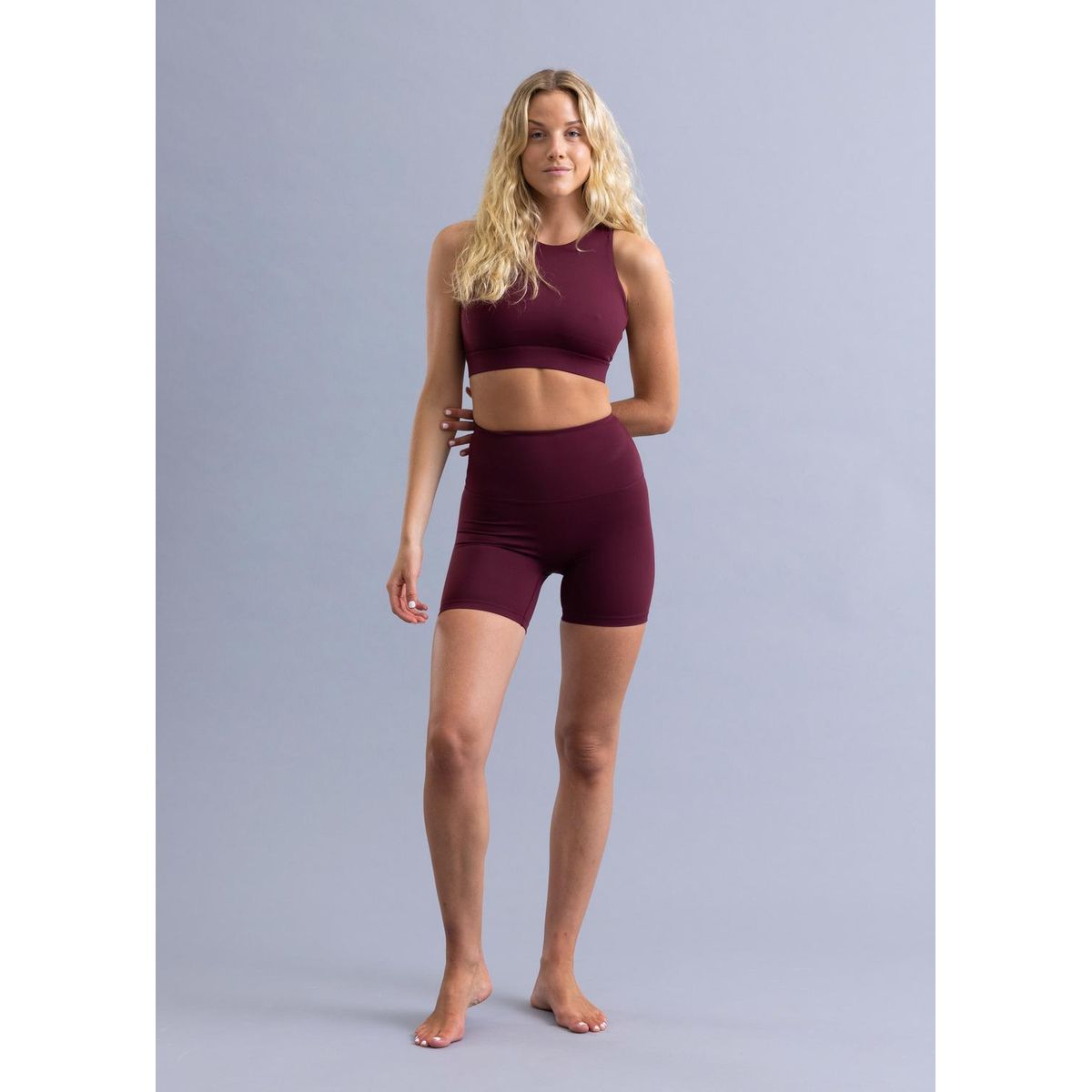 THEA - Legging Lada Mulberry / Cortas, Lisas con Bolsillo Trasero y Sin Costura Frontal