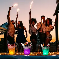 GENERICO - HILERA 4 EN 1 ( Parlante + Bluetooth + Luz Led)- ILUMINA TUS FIESTAS