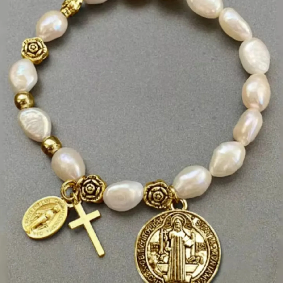 GENERICO - Pulsera PROTECCIÓN  SAN BENITO y VIRGEN, piedra Blanca.