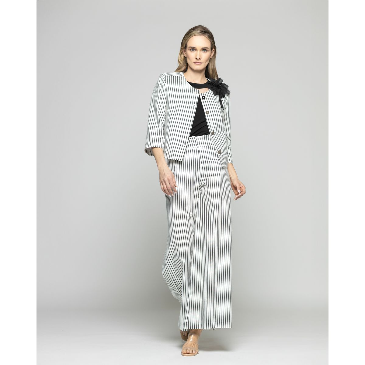 LUDOVICA - Blazer Mujer Liatris Corto Escote Redondo Algodón Manga 3/4 Rayas Negro Y Blanco Ludovica