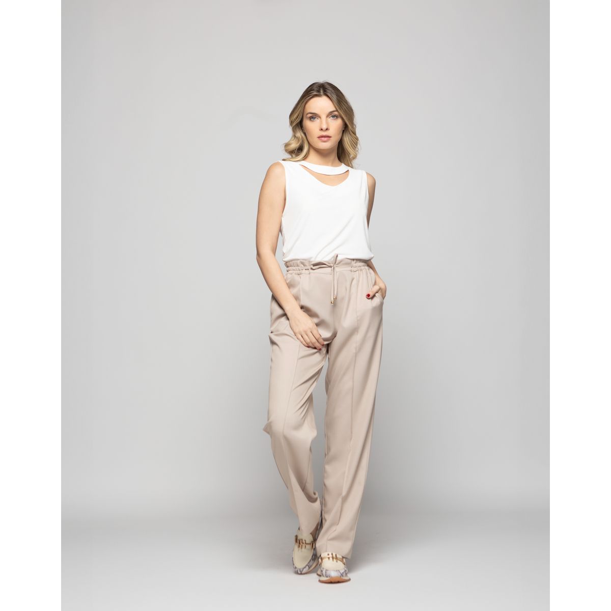 LUDOVICA - Polera Mujer Narciso Escote Medialuna Sin Mangas Blanca Crudo Ludovica