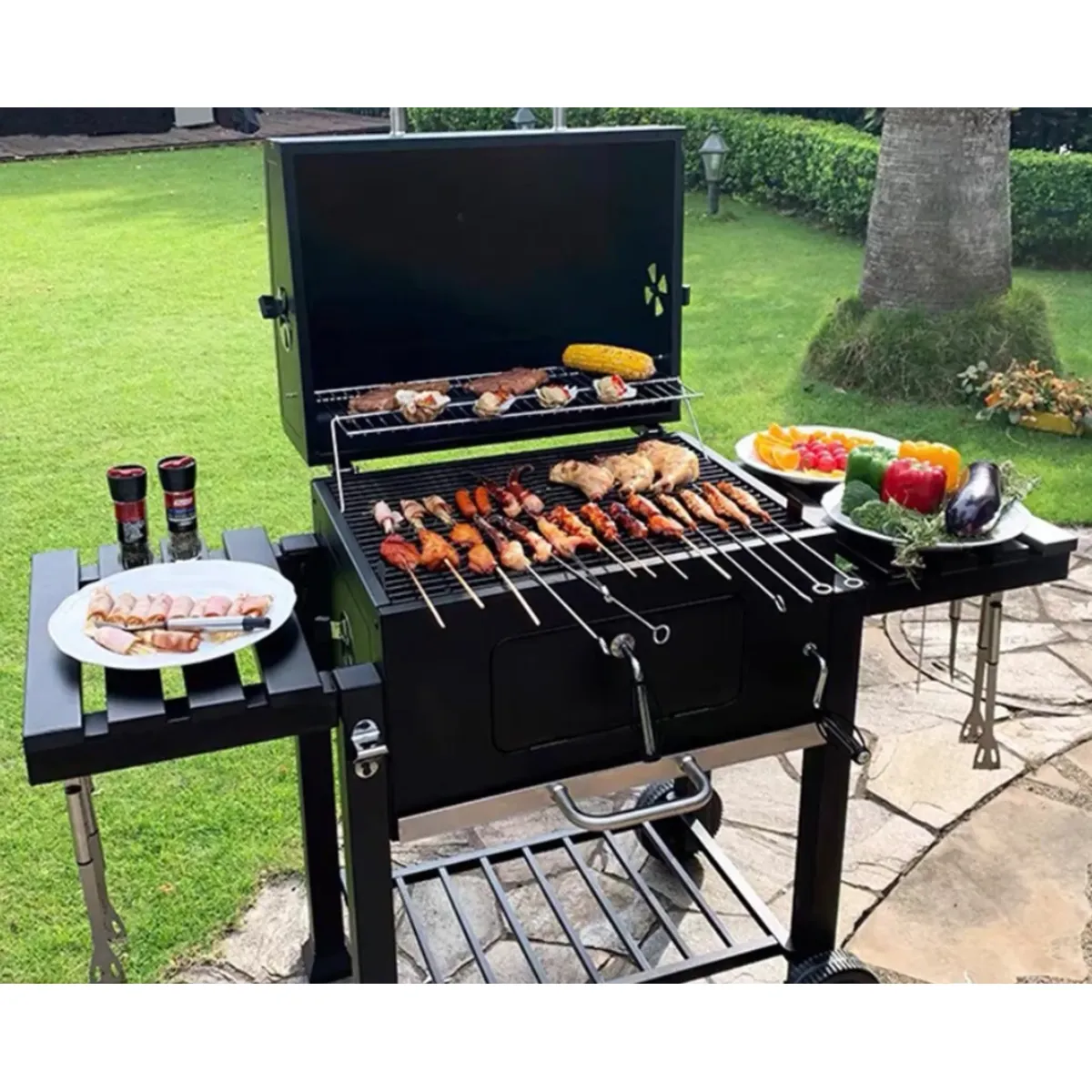 HOMER OUTDOOR - Parrilla A Carbón Con Ruedas Y 2 Bandejas Laterales Homer Outdoor Negro