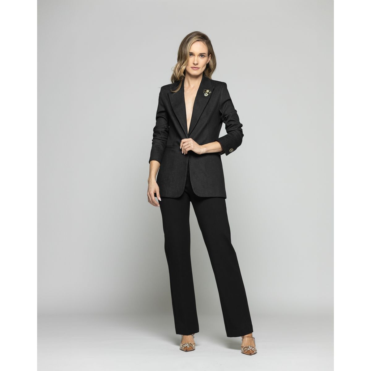 LUDOVICA - Blazer Mujer Jacarandá Clásico Con Prendedores Denim Negro Ludovica