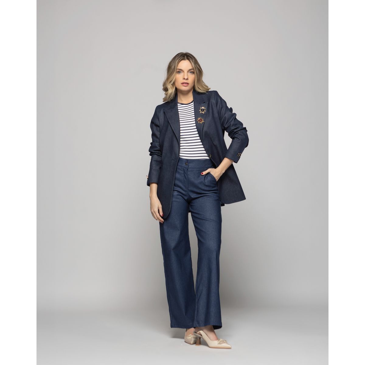 LUDOVICA - Blazer Mujer Jacarandá Clásico Con Prendedores Denim Azul Ludovica