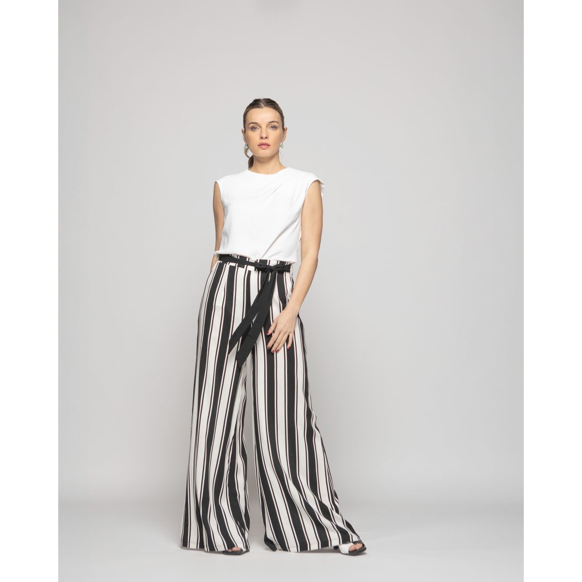 LUDOVICA - Blusa Mujer Bignonia Sin Mangas Cuello Drapeado Lisa Blanco Crudo Ludovica