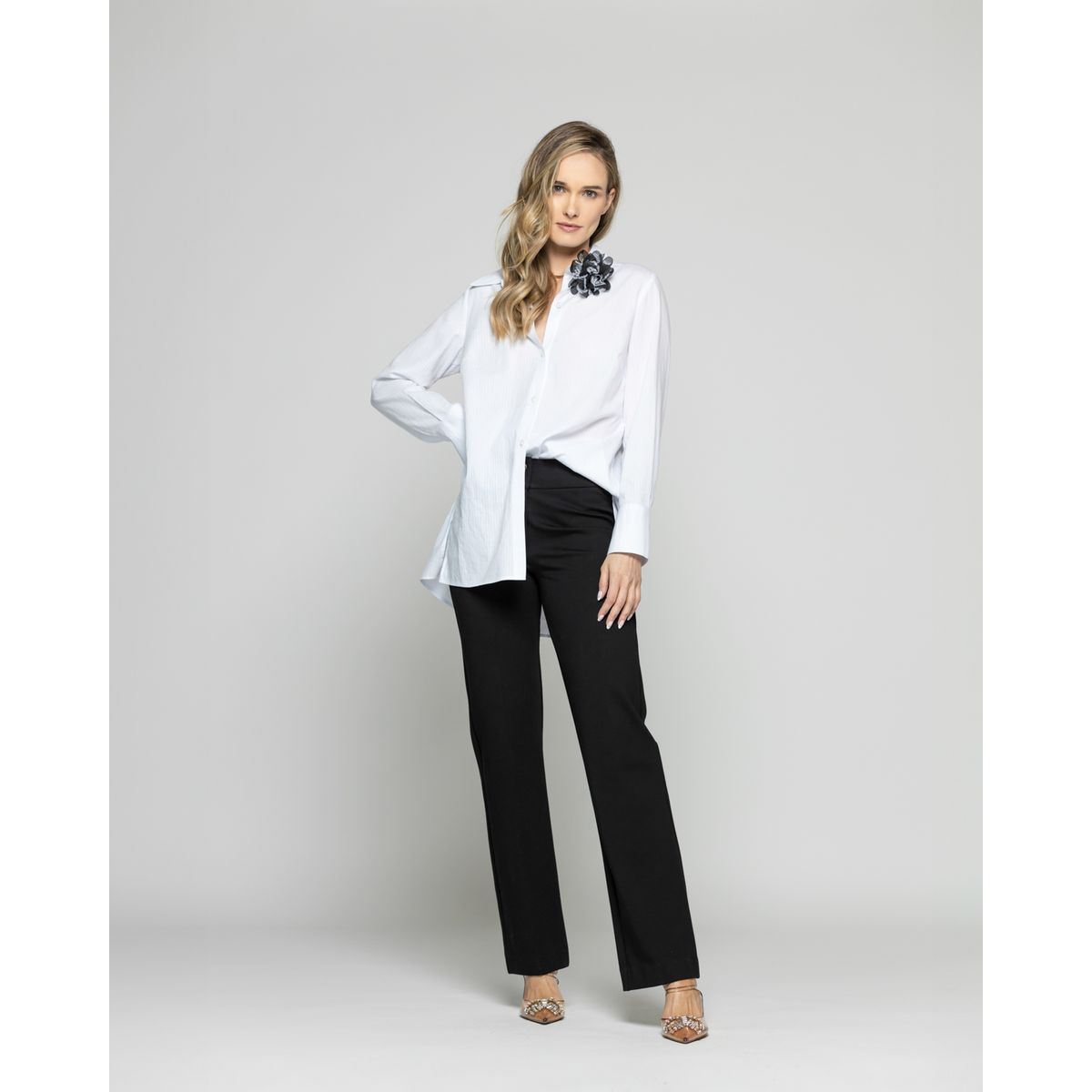 LUDOVICA - Blusa Mujer Clavel Camisera Algodón Manga Larga Detalle Flor Ludovica