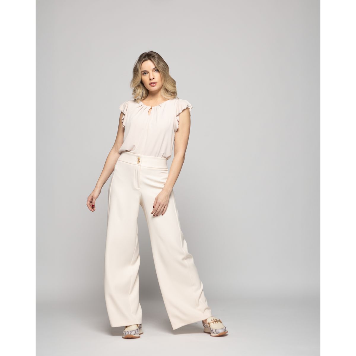 LUDOVICA - Polera Mujer Nenúfar Escote Redondo Mangas Con Vuelos Nude Ludovica