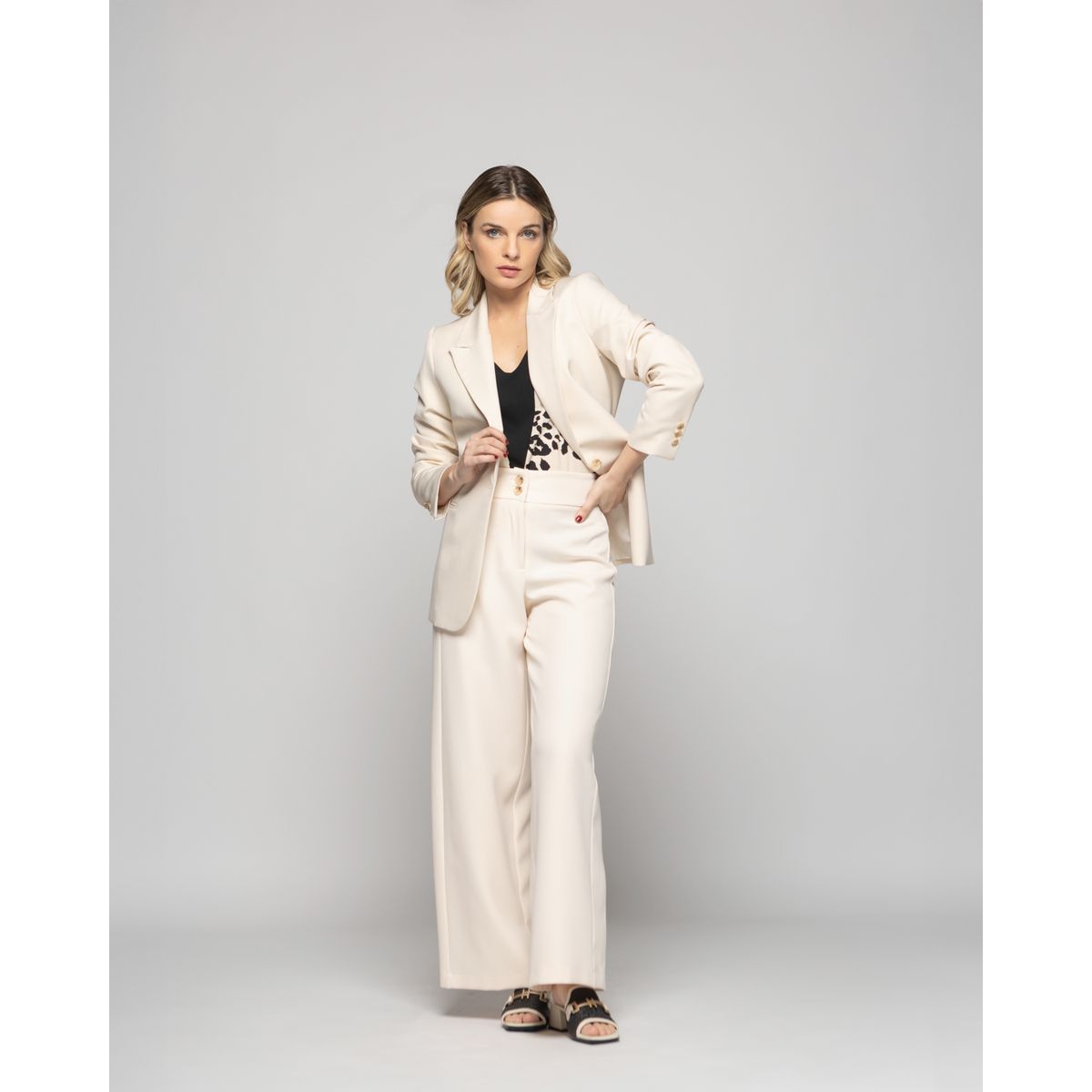 LUDOVICA - Blazer Mujer Magnolia Clásico Liso Blanco Crema Ludovica