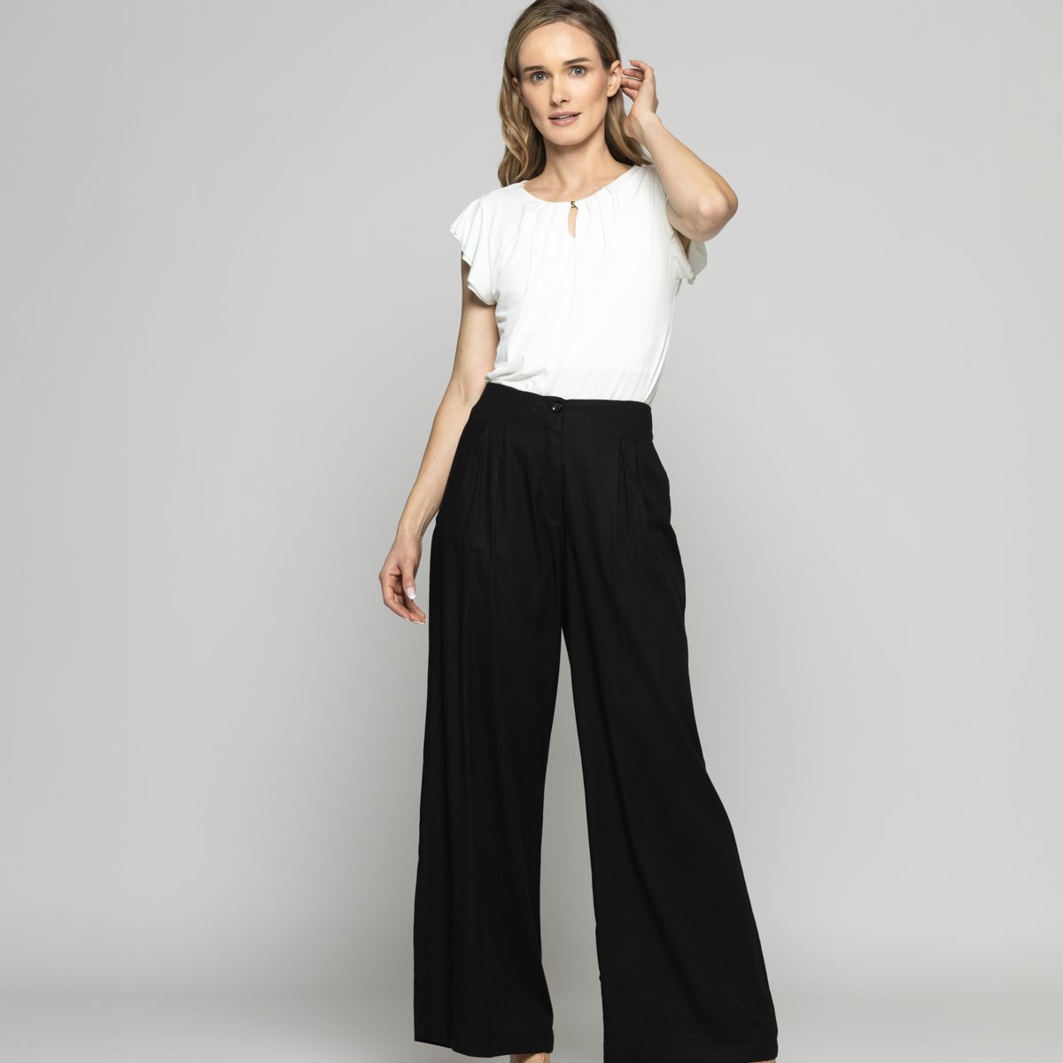 LUDOVICA - Polera Mujer Nenúfar Escote Redondo Mangas Con Vuelos Blanca Crudo Ludovica