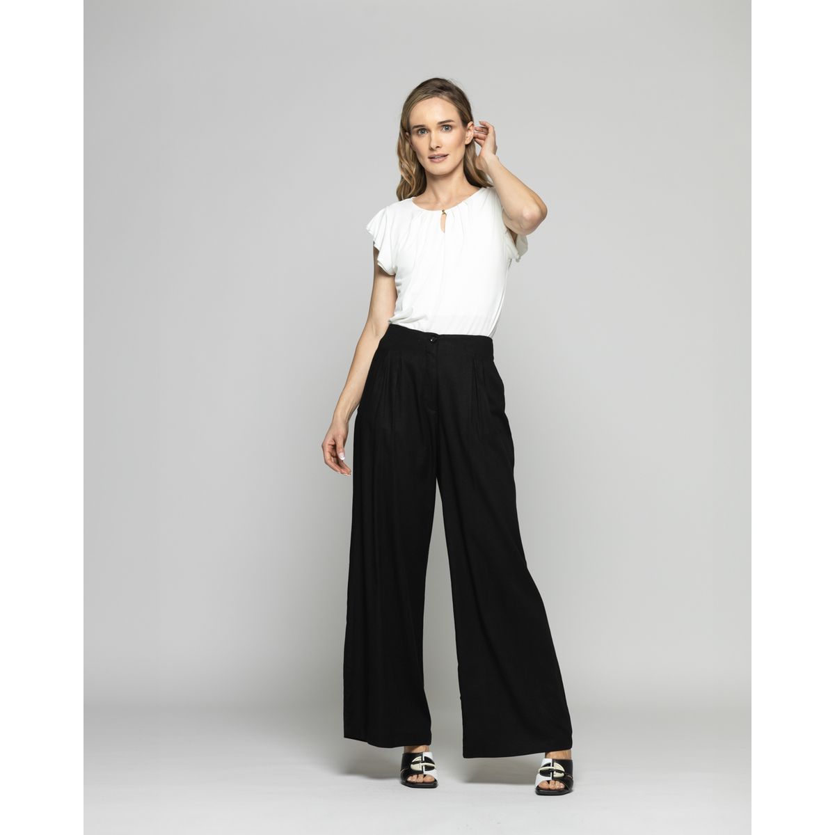 LUDOVICA - Polera Mujer Nenúfar Escote Redondo Mangas Con Vuelos Blanca Crudo Ludovica