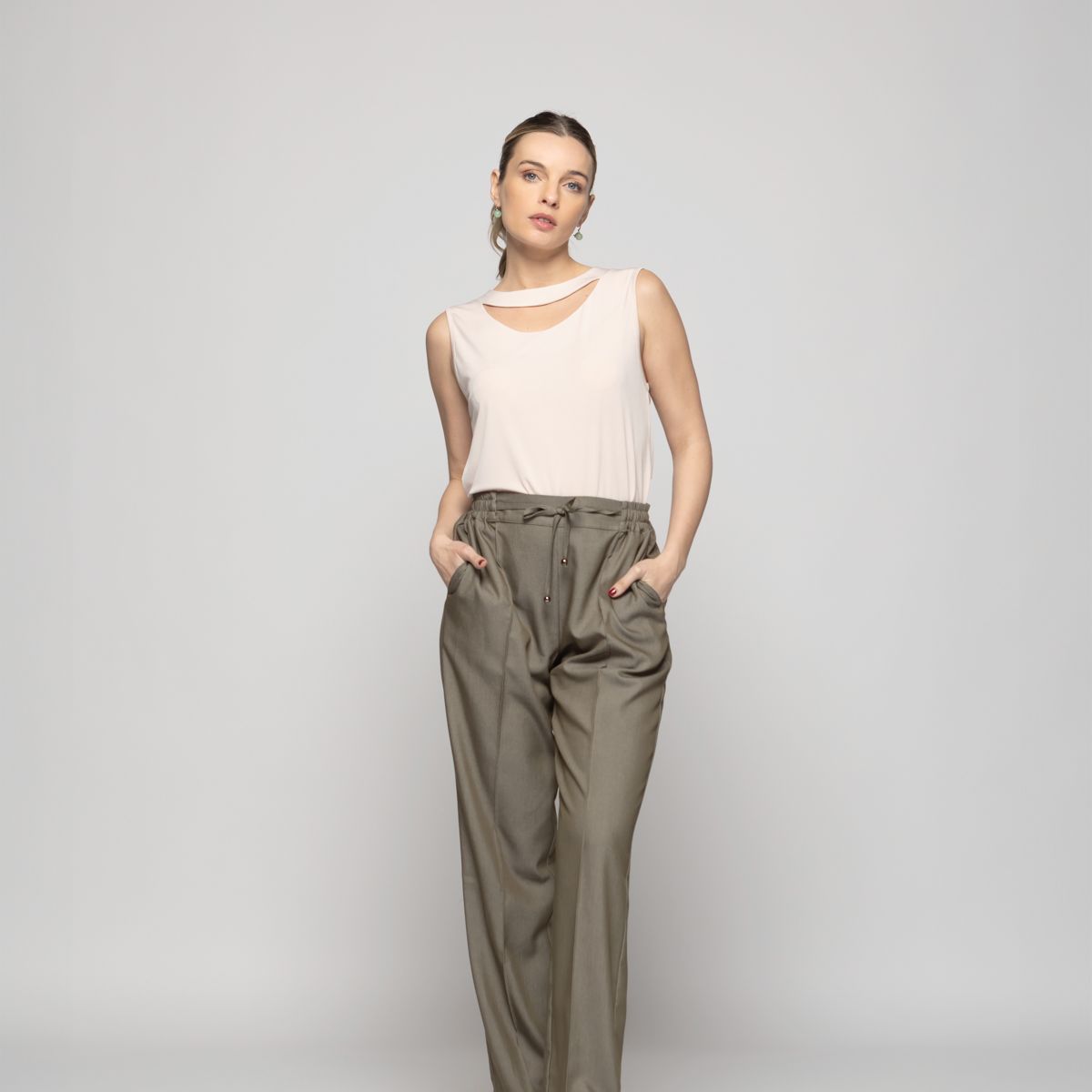 LUDOVICA - Polera Mujer Narciso Escote Medialuna Sin Mangas Nude Ludovica