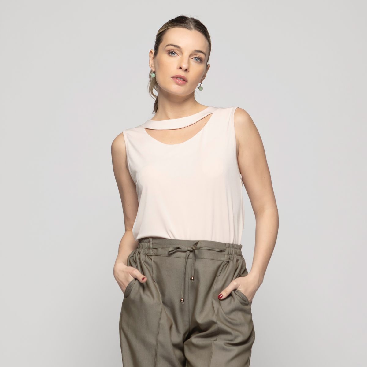 LUDOVICA - Polera Mujer Narciso Escote Medialuna Sin Mangas Nude Ludovica