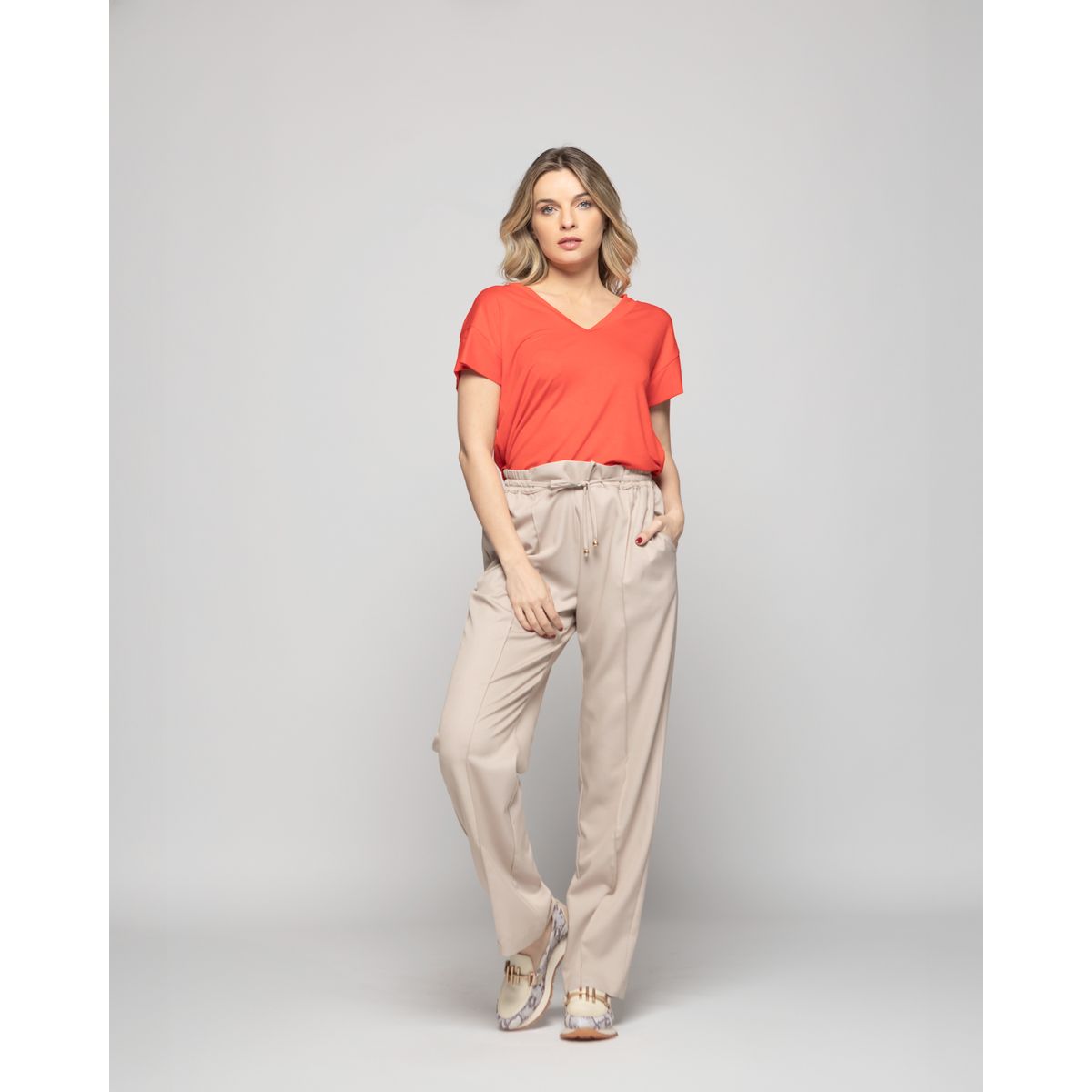 LUDOVICA - Polera Mujer Muscari Viscosa Manga Corta Escote V Lisa Naranja Ludovica