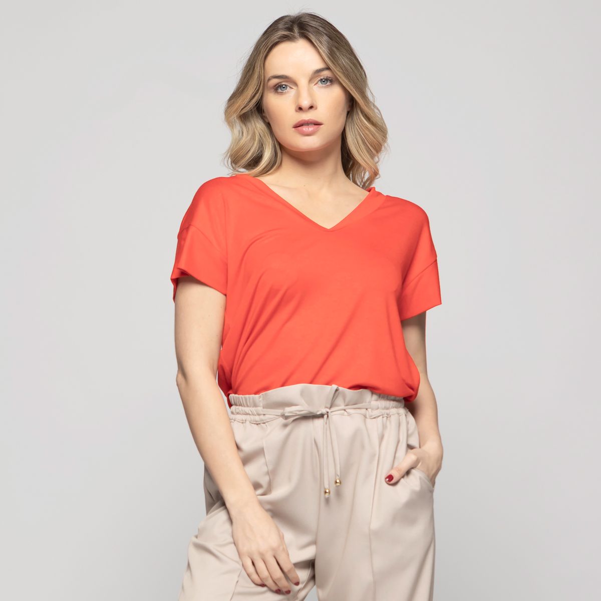 LUDOVICA - Polera Mujer Muscari Viscosa Manga Corta Escote V Lisa Naranja Ludovica