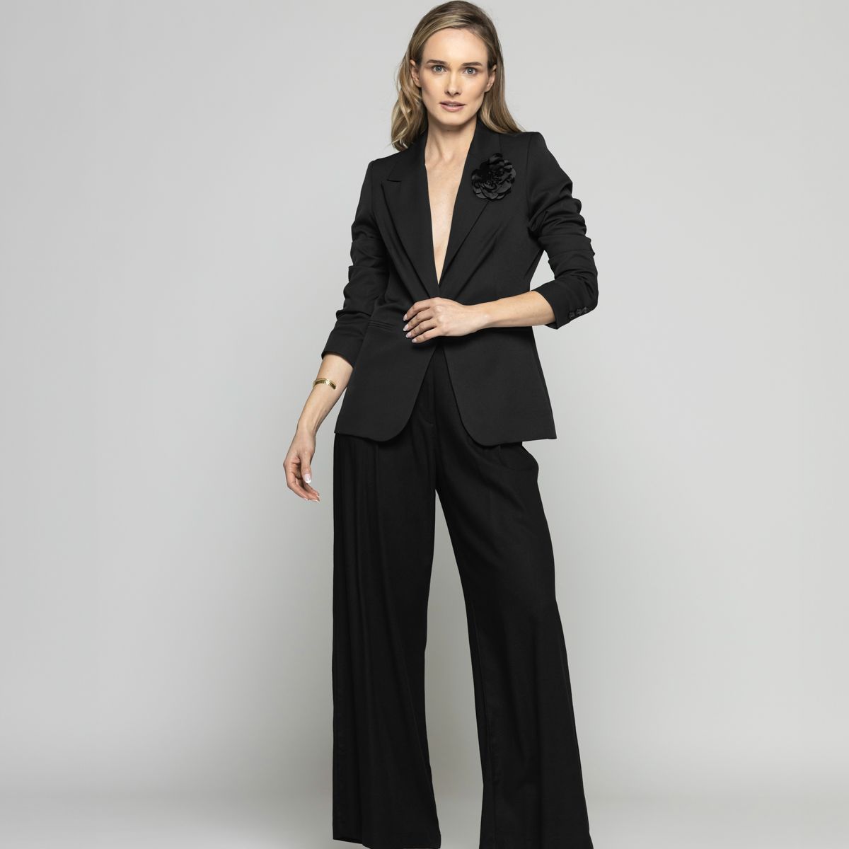 LUDOVICA - Blazer Mujer Lotus Clásico Con Flor Negro Ludovica