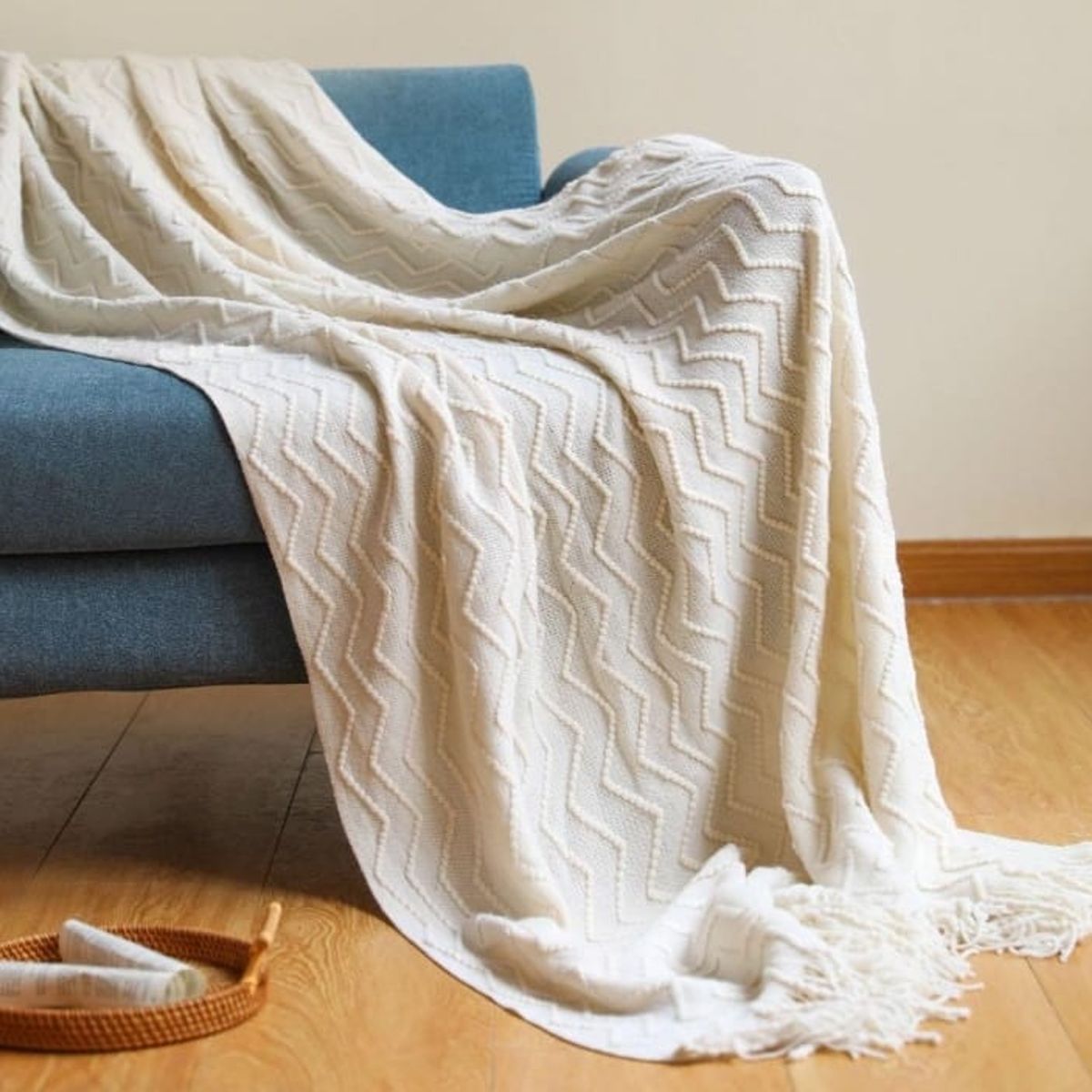 GENERICO - MANTA DECORATIVA BLANCO CRUDO ZIGZAG CON FLECOS 180X130CM CSAMIO_.