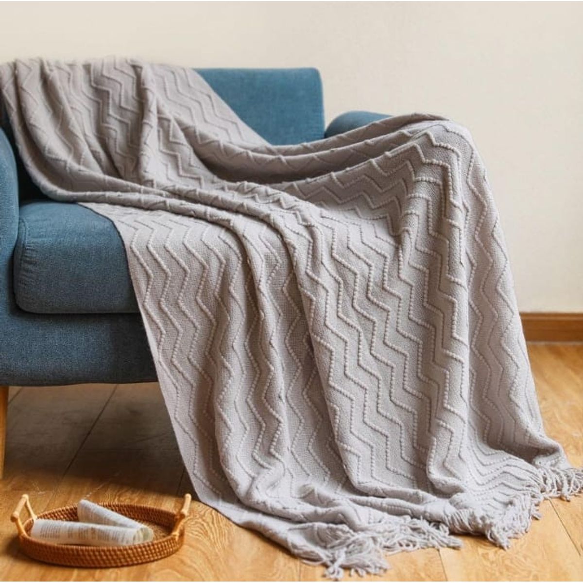 GENERICO - MANTA DECORATIVA GRIS ZIGZAG CON FLECOS 180X130CM CSAMIO