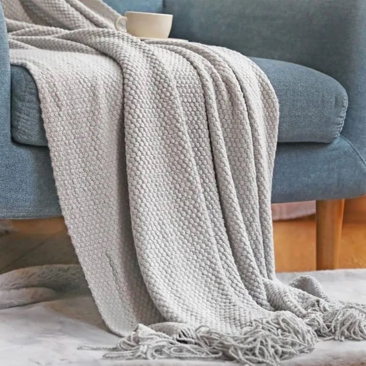 GENERICO - MANTA DECORATIVA GRIS PLATA CON FLECOS 180X130CM CSAMIO