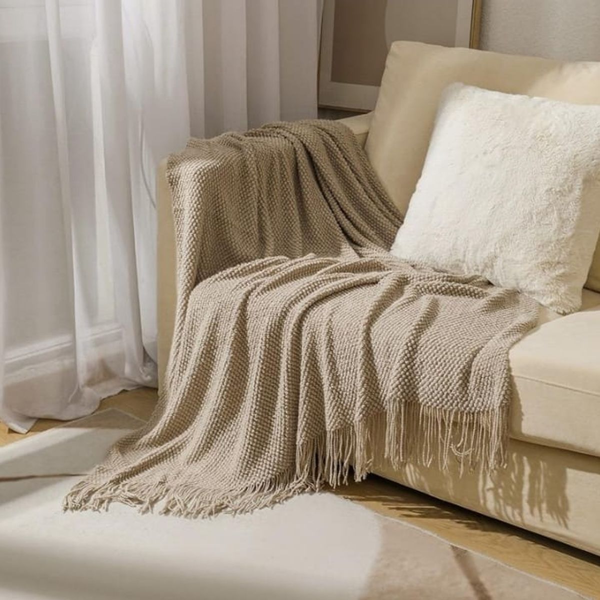 GENERICO - MANTA DECORATIVA BEIGE CON FLECOS 180X130CM CSAMIO_.