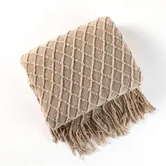 GENERICO - MANTA DECORATIVA BEIGE CUADRITO CON FLECOS 180X130CM CSAMIO