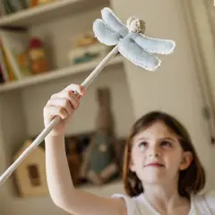 LORENA CANALS - Varita Libélula Azul Suave