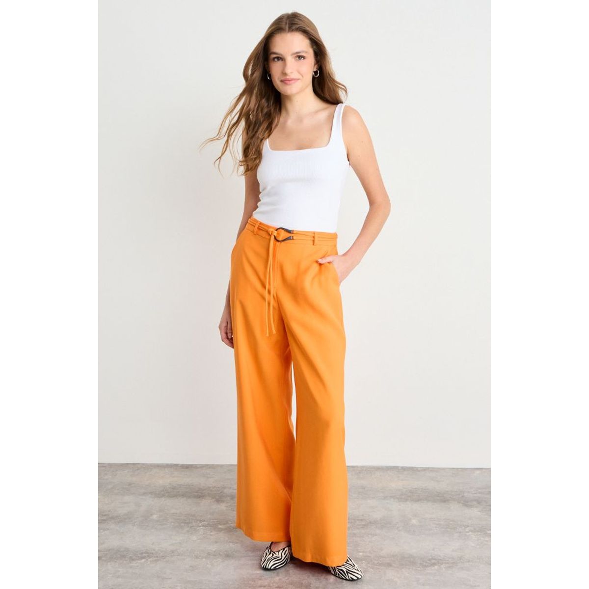 IO - Pantalon Liso Mujer Naranjo Io