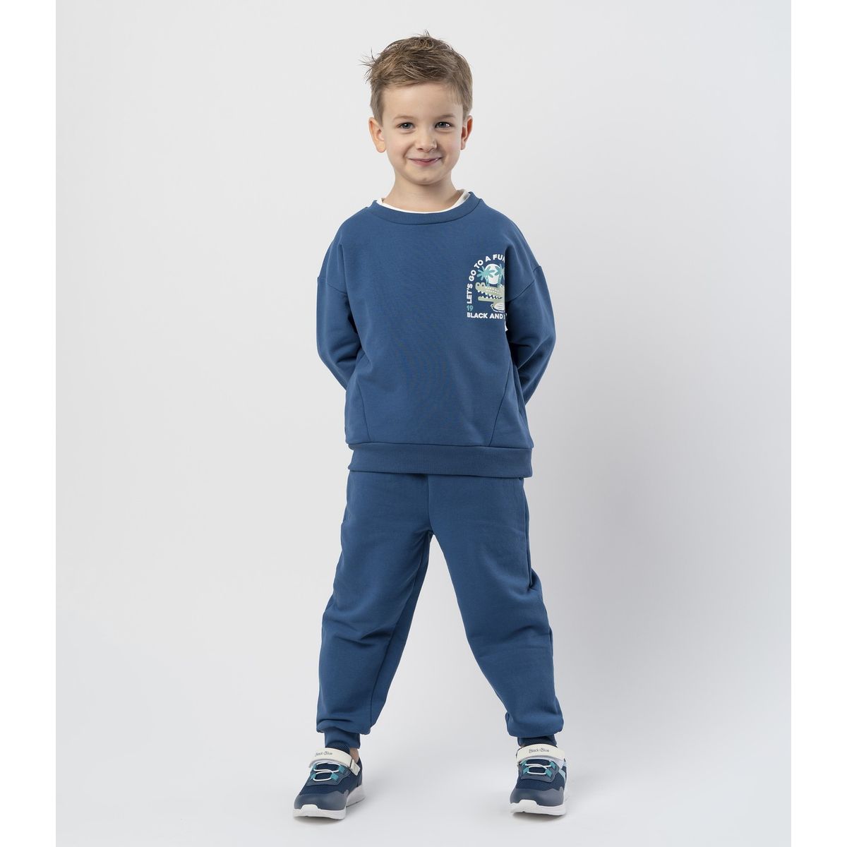 BLACK AND BLUE - Buzo niño con diseño azul  Black and Blue