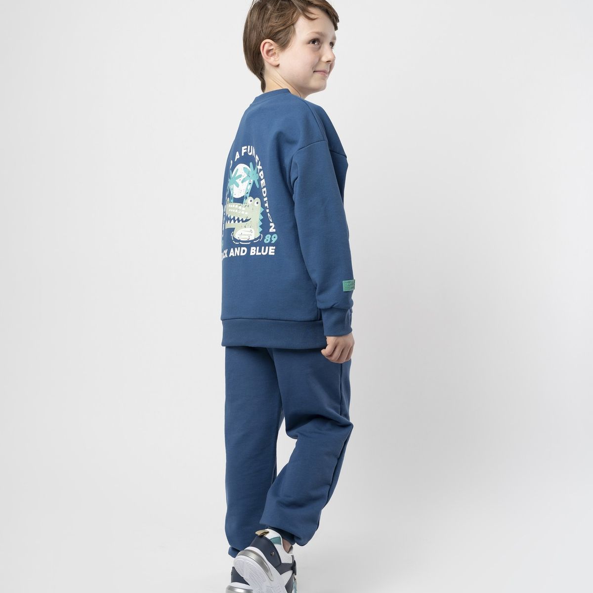 BLACK AND BLUE - Buzo niño con diseño azul  Black and Blue