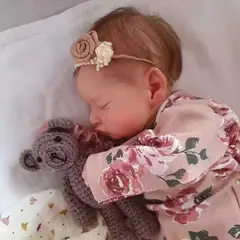 MAMITA Y BEBE - Muñeca Bebé Reborn de Tela de 49cm con Mameluco de Flores