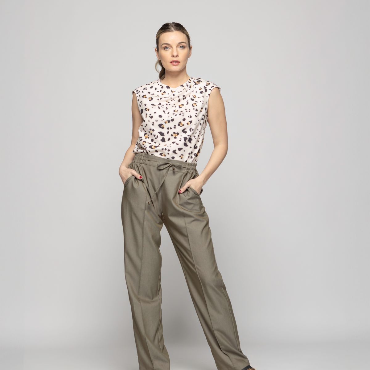 LUDOVICA - Pantalón Mujer Torenia Viscosa Recto Verde Militar