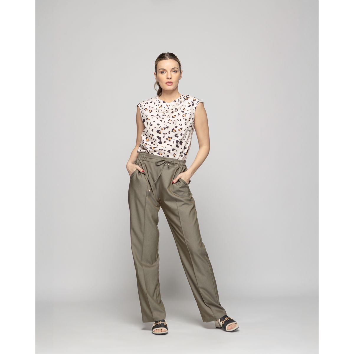 LUDOVICA - Pantalón Mujer Torenia Viscosa Recto Verde Militar