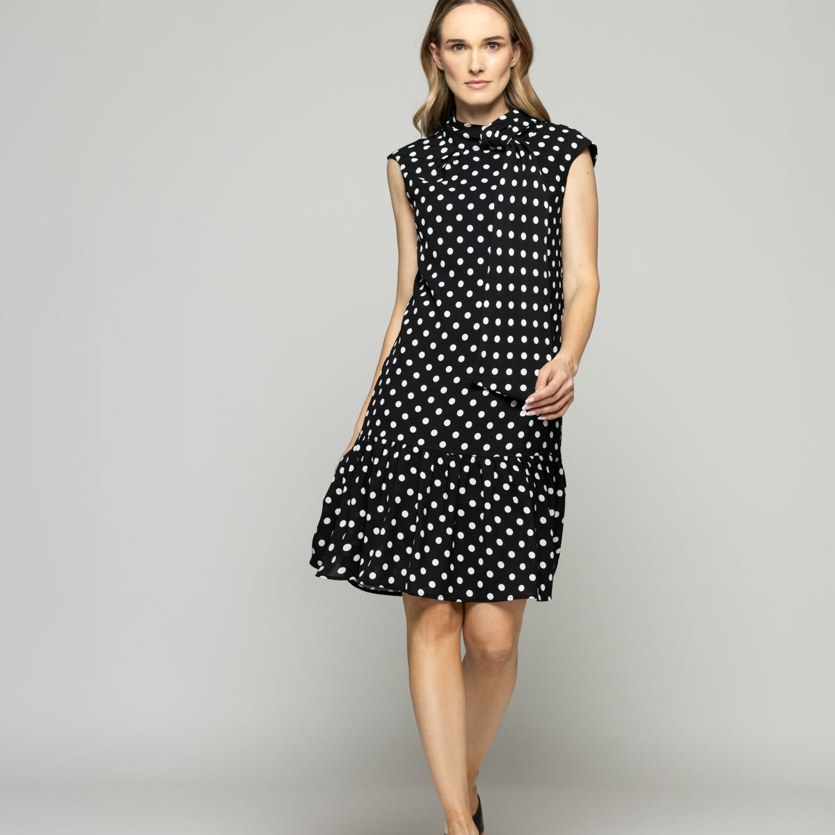 LUDOVICA - Vestido Mujer Geranio Corto Con Lazo Y Lunares Negro Ludovica