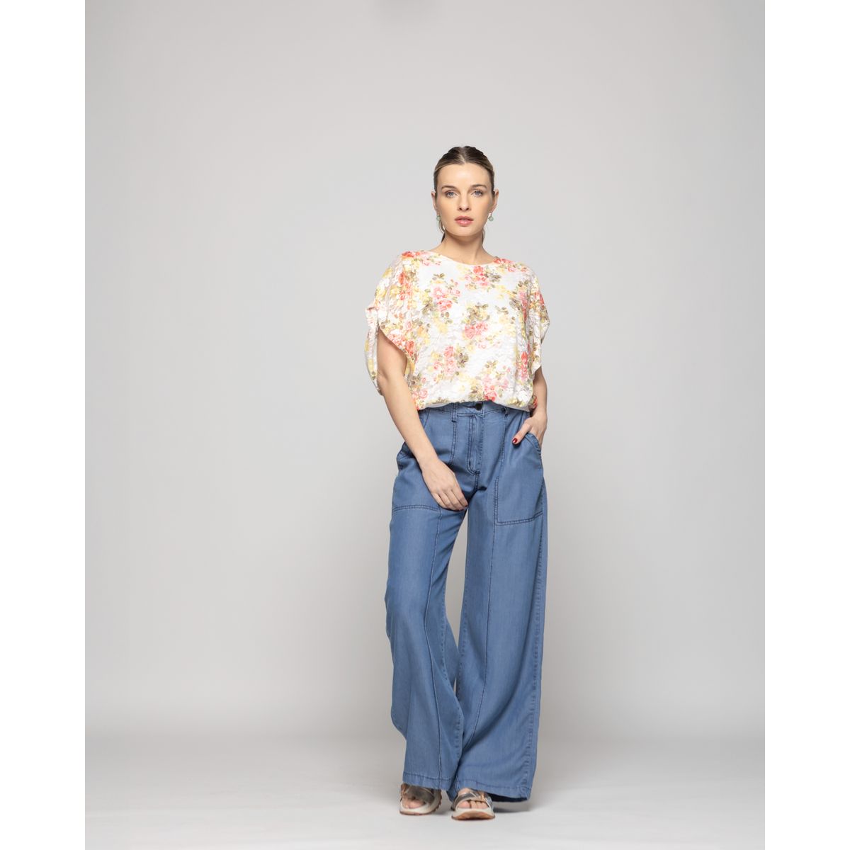 LUDOVICA - Polera Nigella Manga Caída Encaje Floral Rosado Y Blanco Ludovica