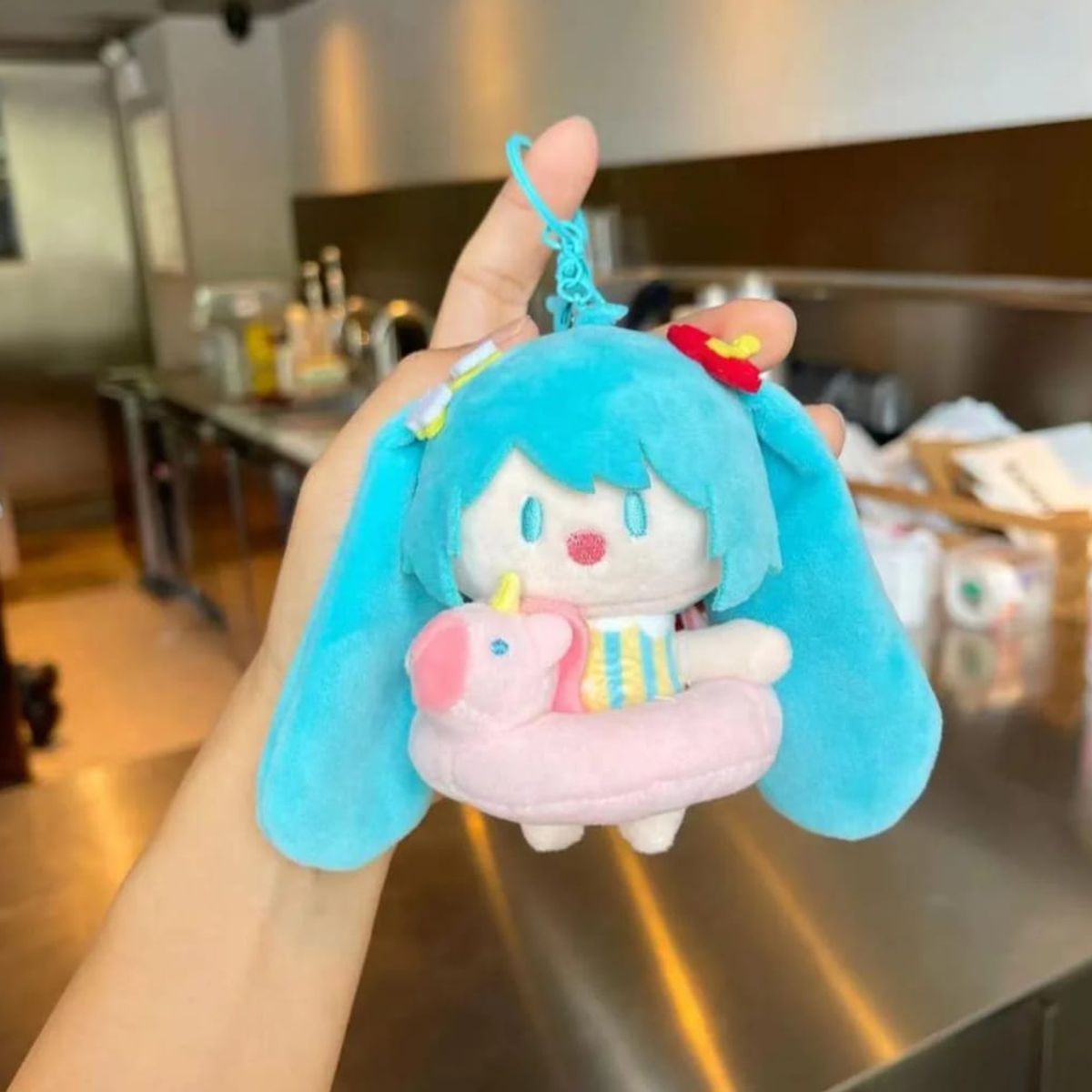 GENERICO - Hatsune Miku LLavero Peluche Flotador