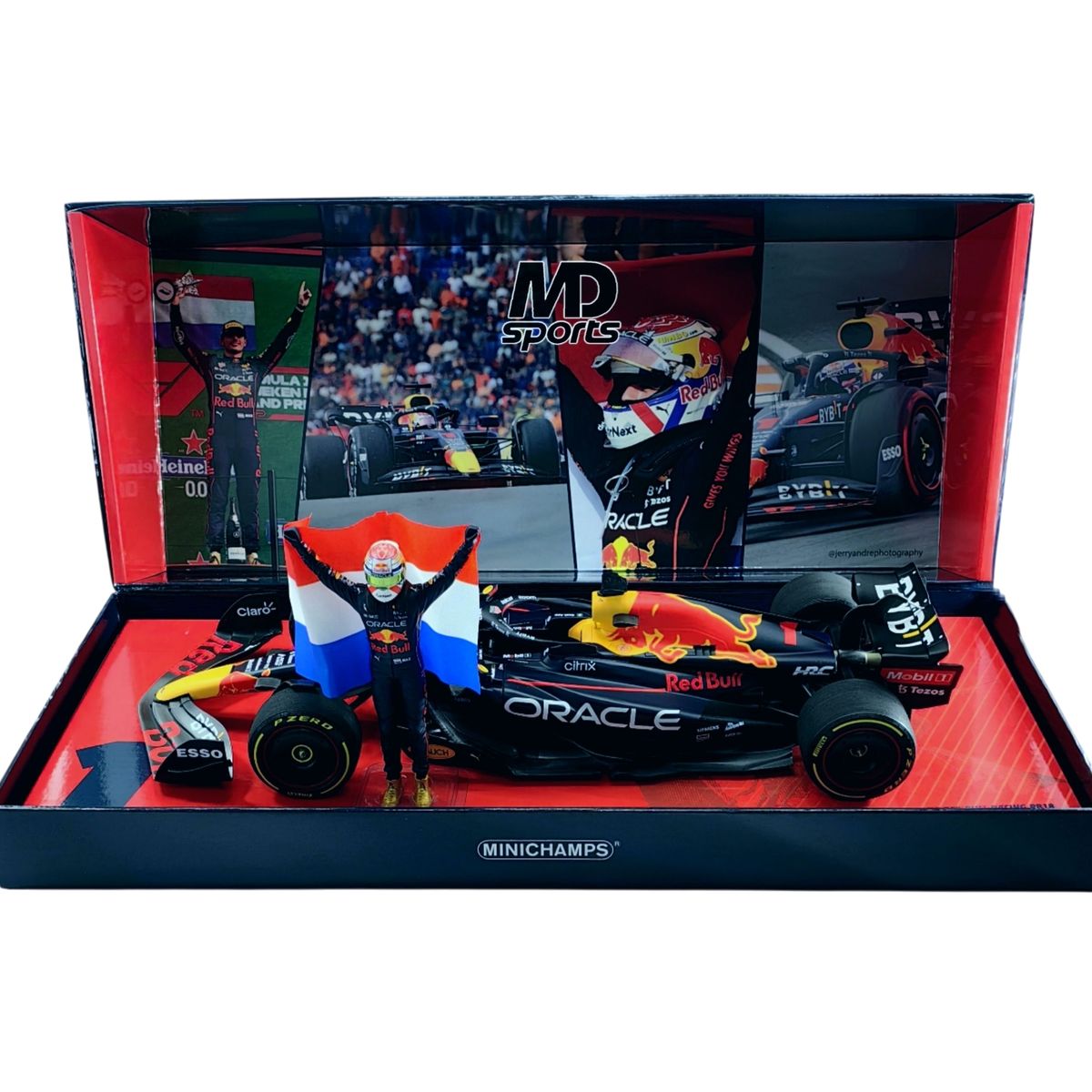 FORMULA 1 - Auto F1 Redbull Rb18 2022 C/figura Verstappen Minichamp 1:18