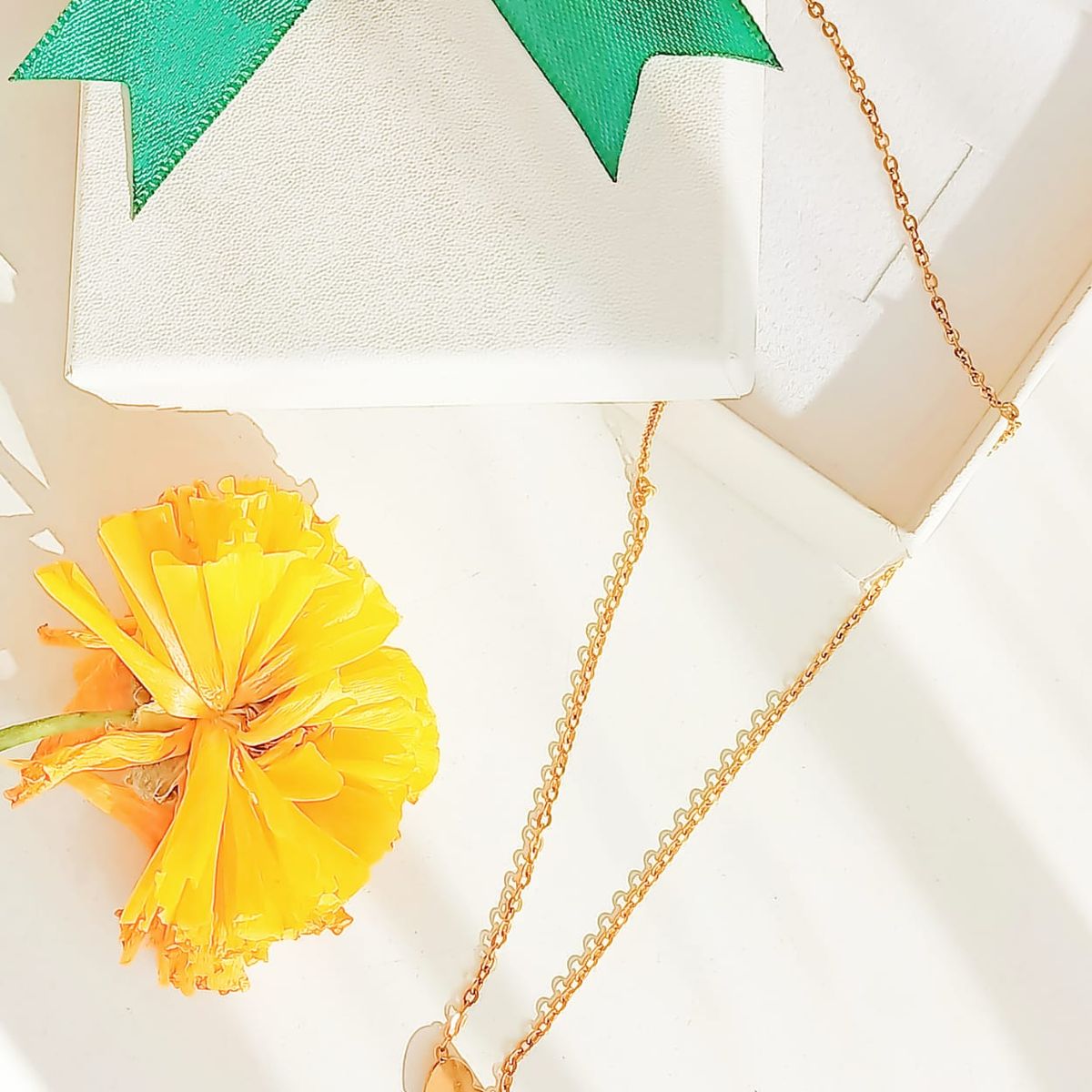 ELBAULDEJUMA - Cadena Corazón Golden Minimalista Chapada En Oro 18k