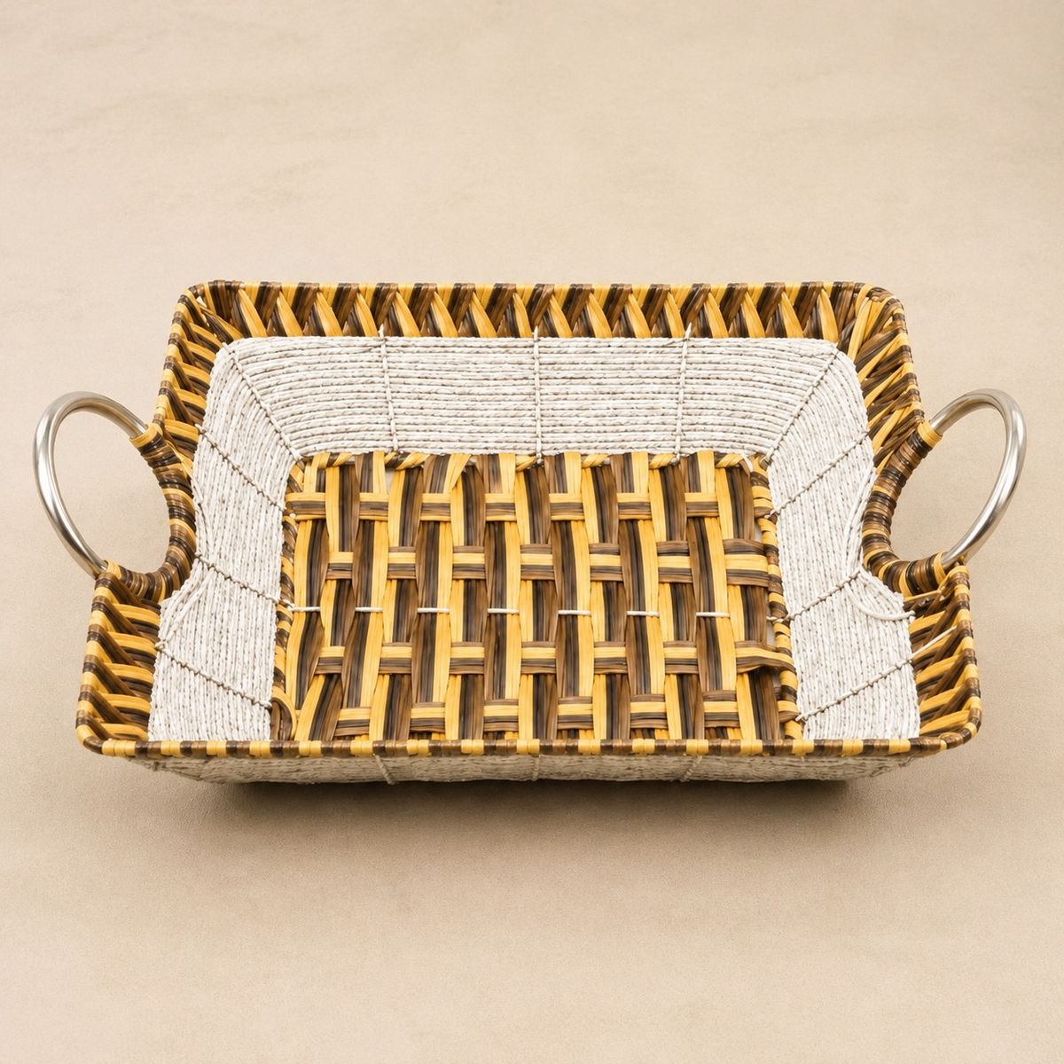 HOMESTAR - Bandeja organizadora rectangular de ratán tejido con asas metálicas