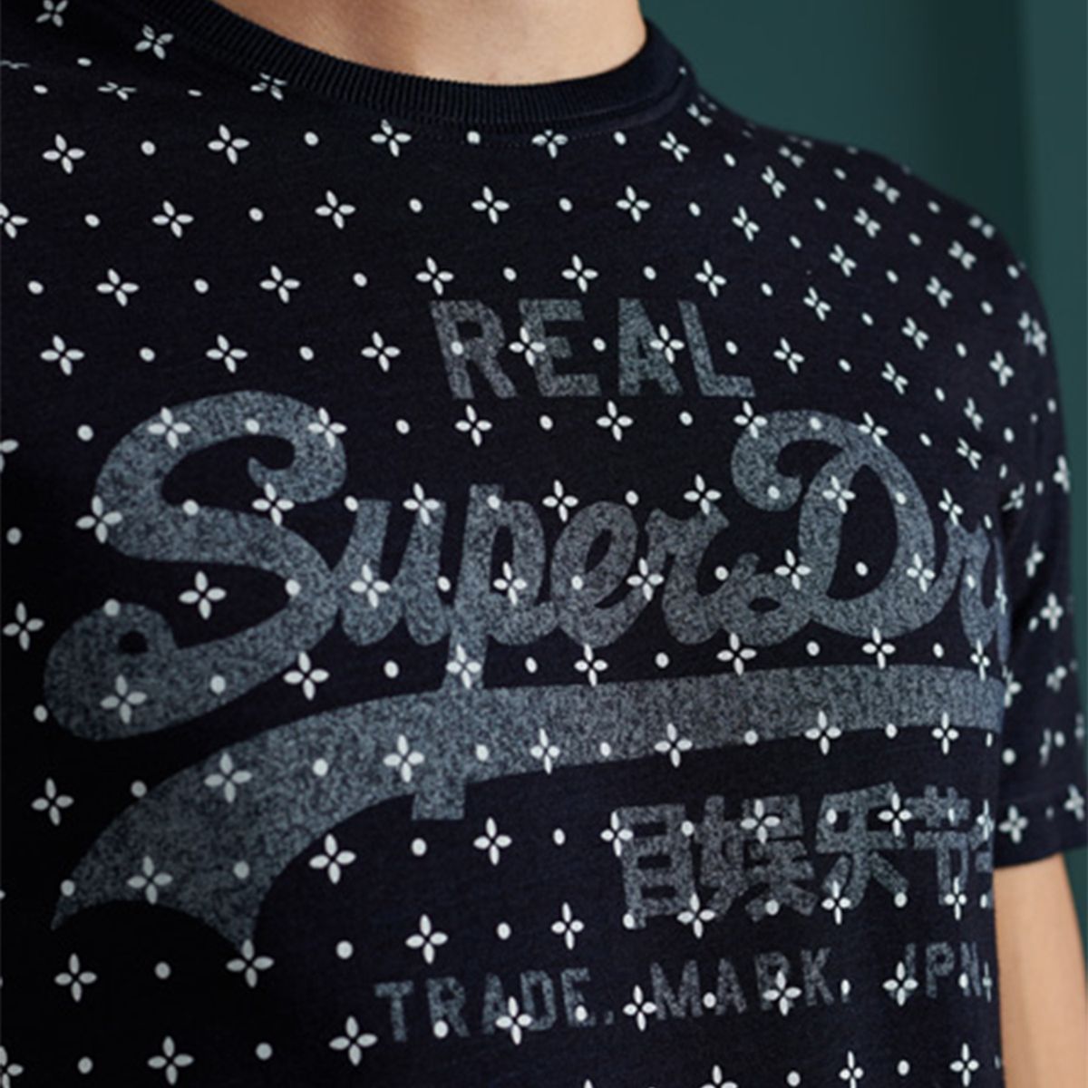 SUPERDRY - Polera Manga Corta Clásica Logo