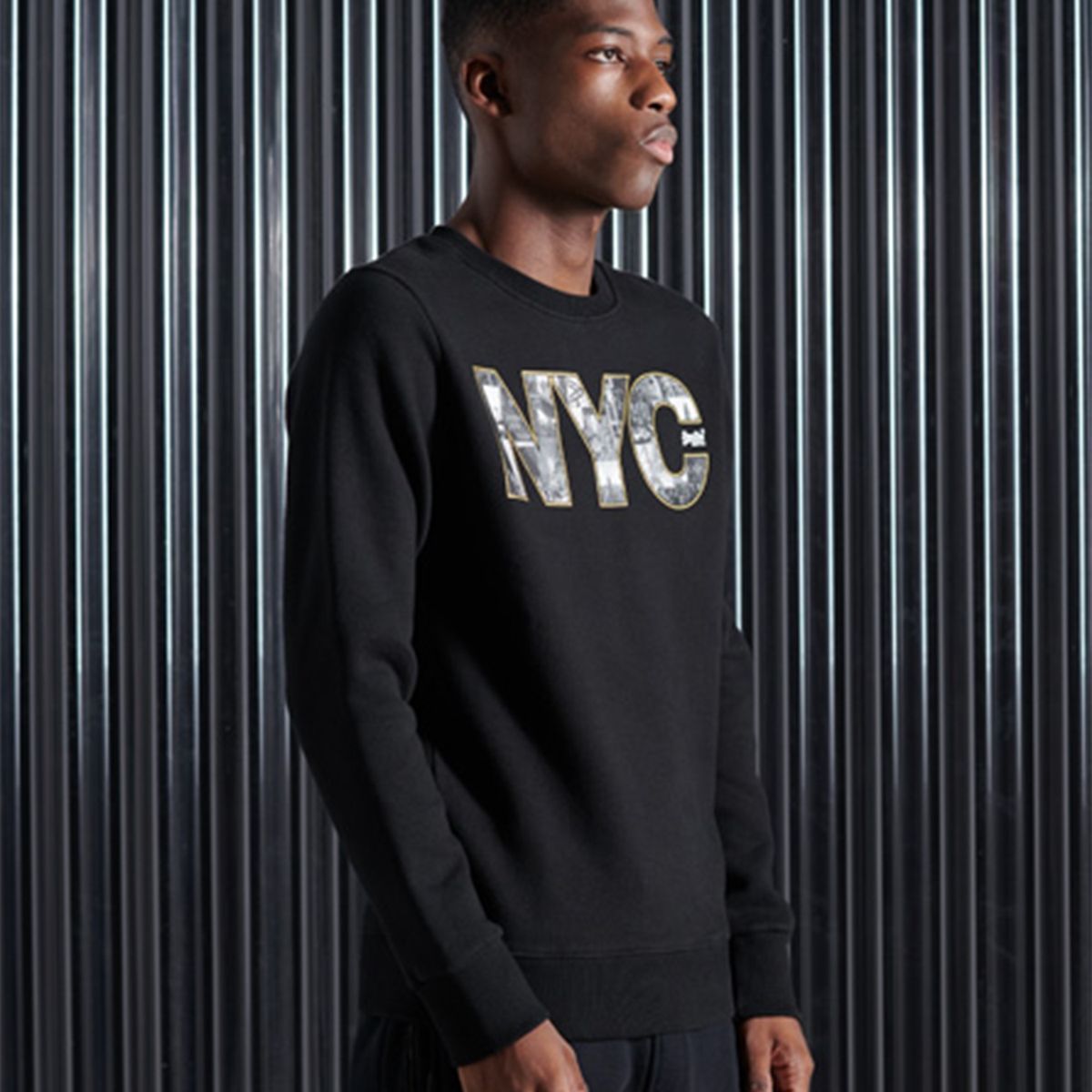 SUPERDRY - Polerón con Cuello Redondo y Logo Fotográfico Vintage Nyc