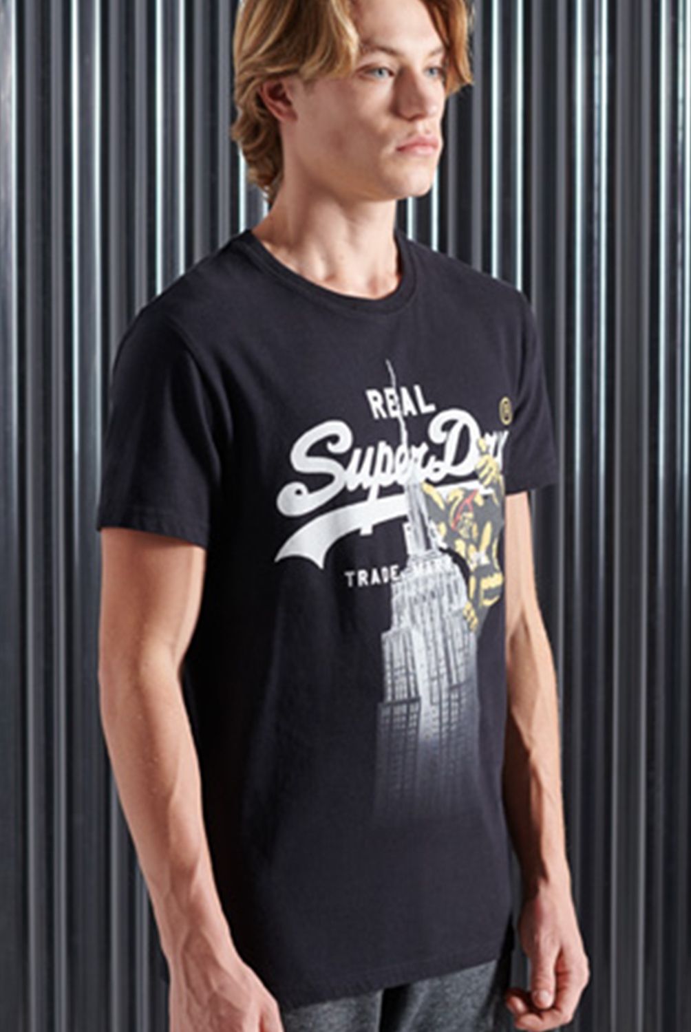 SUPERDRY - Polera Manga Corta Logo Fotográfico Vintage Nyc