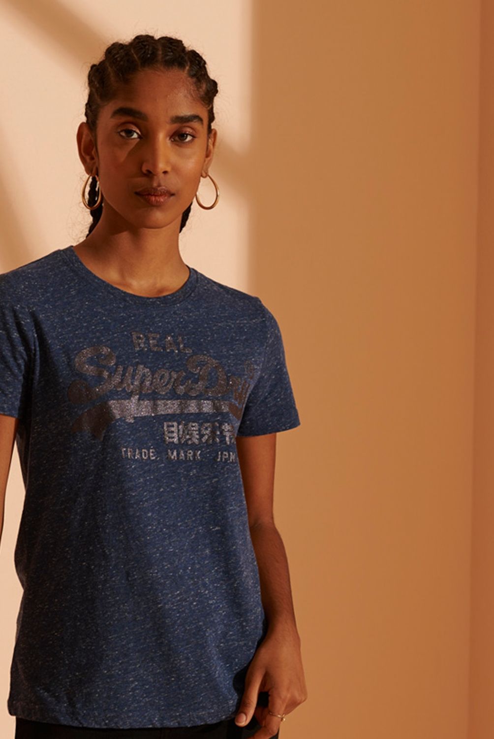 SUPERDRY - Poleras Con La Polera Vintage Logo Tonal Glitter Mujer