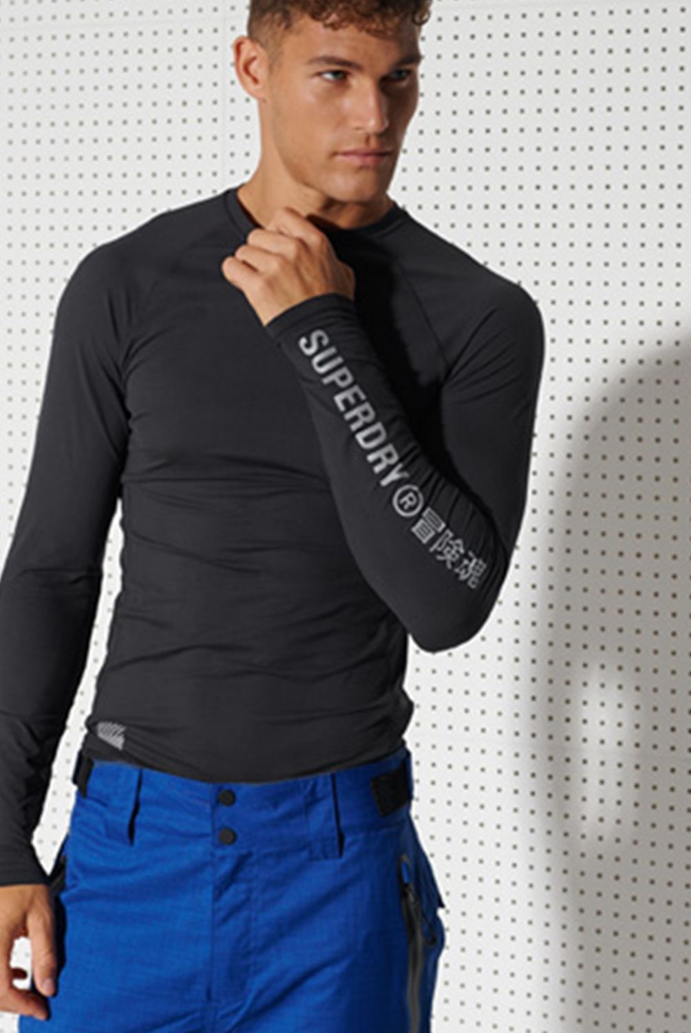 SUPERDRY - Capa Base Con Cuello Redondo Carbon Hombre