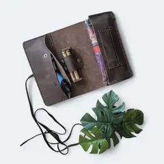 GENERICO - Tabaquera de cuero Amau