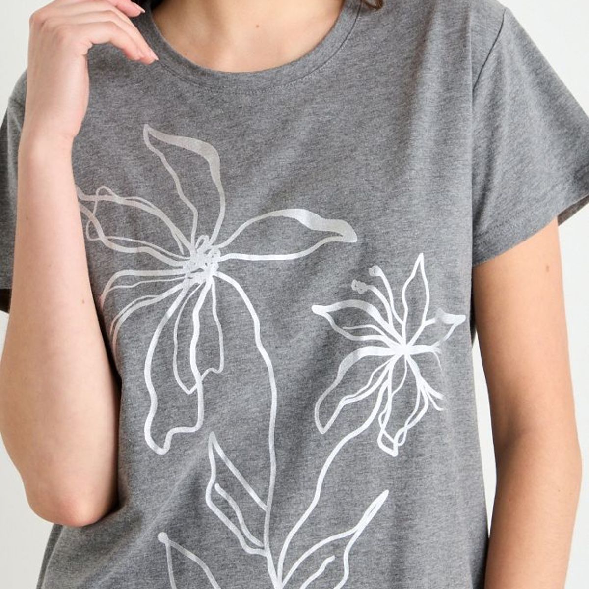 IO - Polera Fantasia Mujer Gris Io