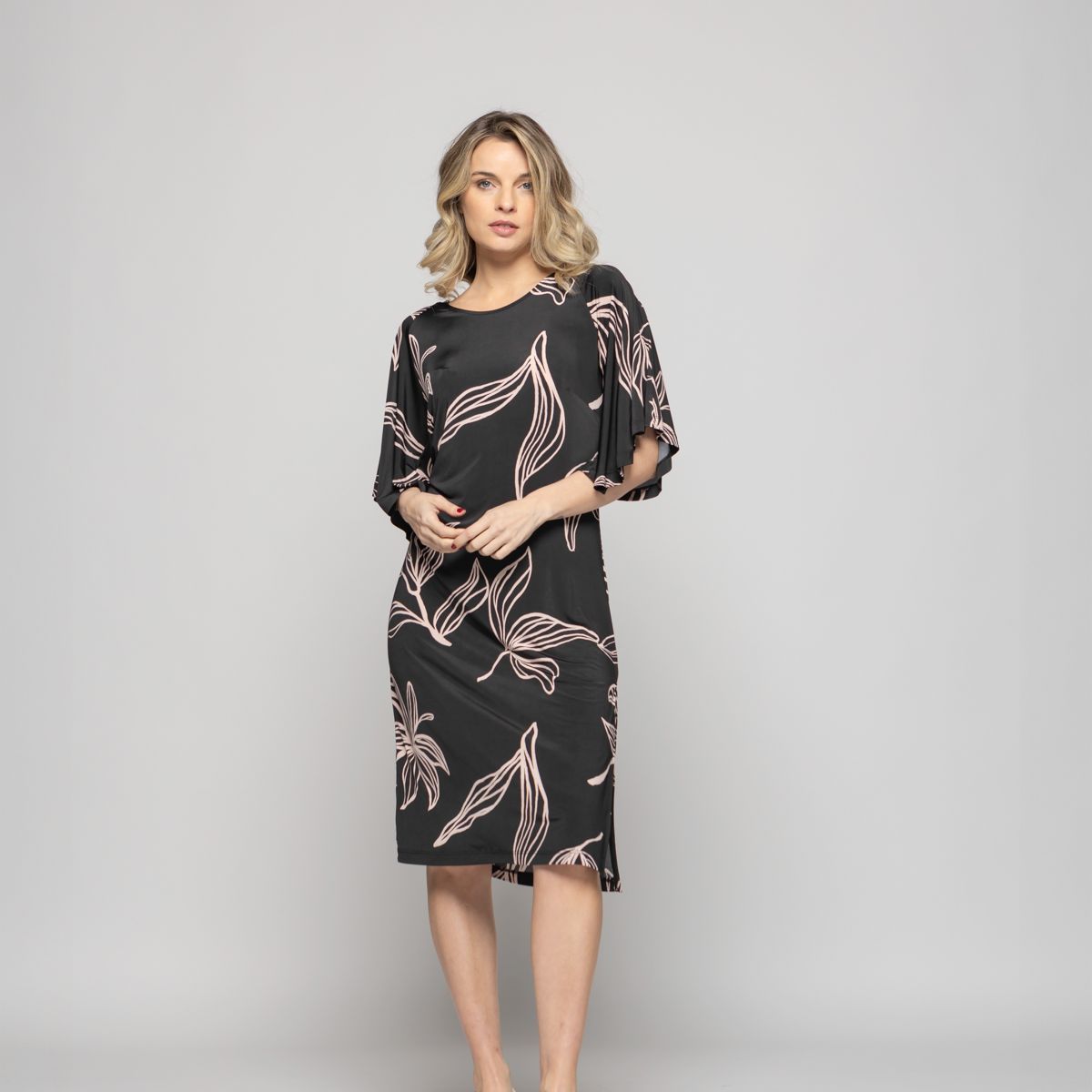 LUDOVICA - Vestido Mujer Zinnia Manga Murciélago Cuello Redondo Estampado Botánico Negro Ludovica