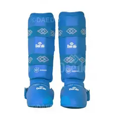 DAEDO - CANILLERA CON EMPEINERA KARATE WKF AZUL